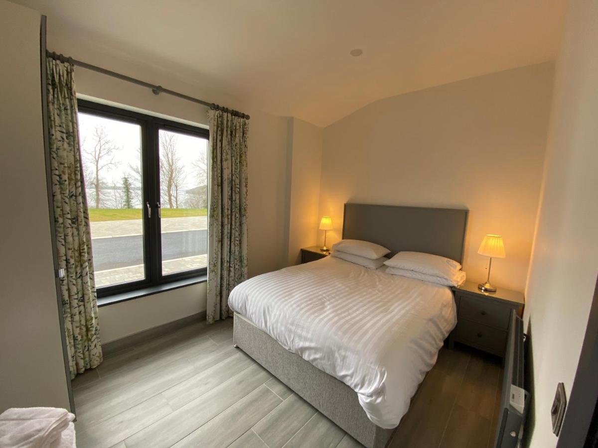 Tullybay Holiday Lodges Enniskillen Exteriör bild