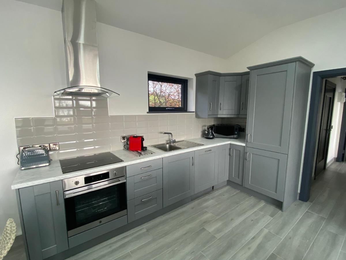 Tullybay Holiday Lodges Enniskillen Exteriör bild