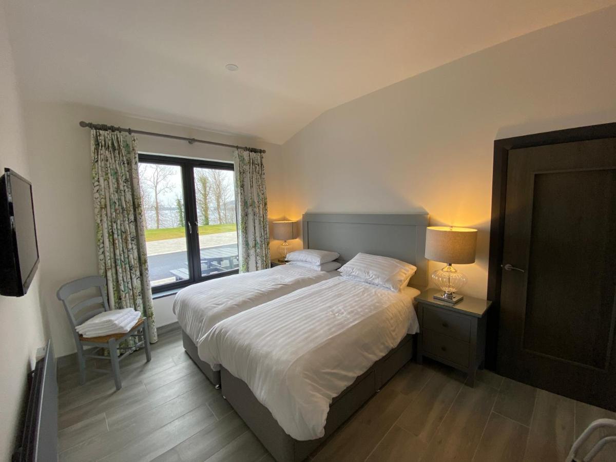 Tullybay Holiday Lodges Enniskillen Exteriör bild