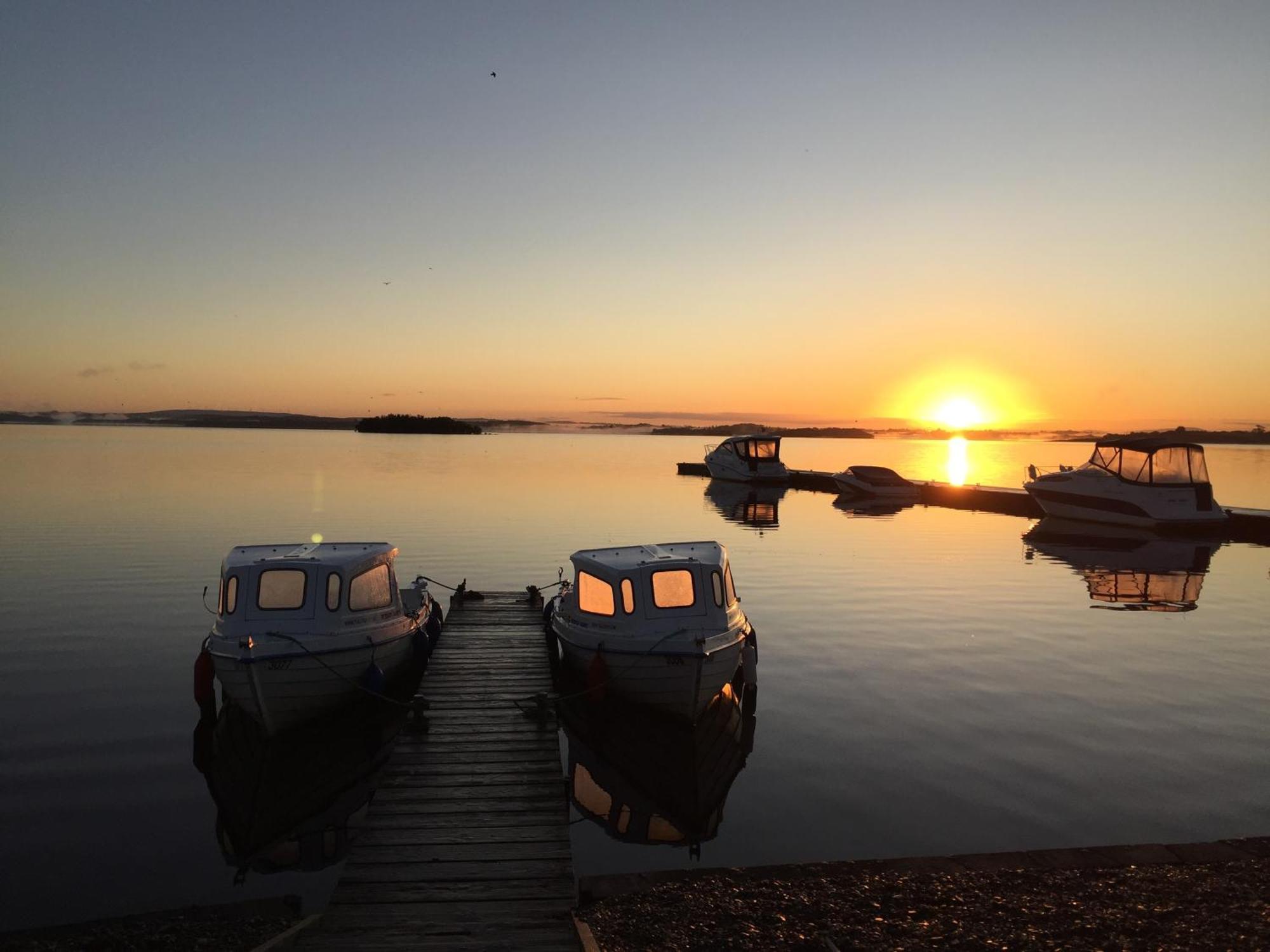 Tullybay Holiday Lodges Enniskillen Exteriör bild